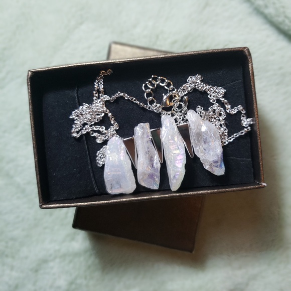 Jewelry - Silver Plated Triangle Clear Raw Crystal necklace
